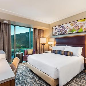 Resort Tower King Valley View Non-Smoking